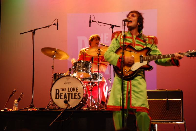 The Love Beatles, théâtre Ménilmontant